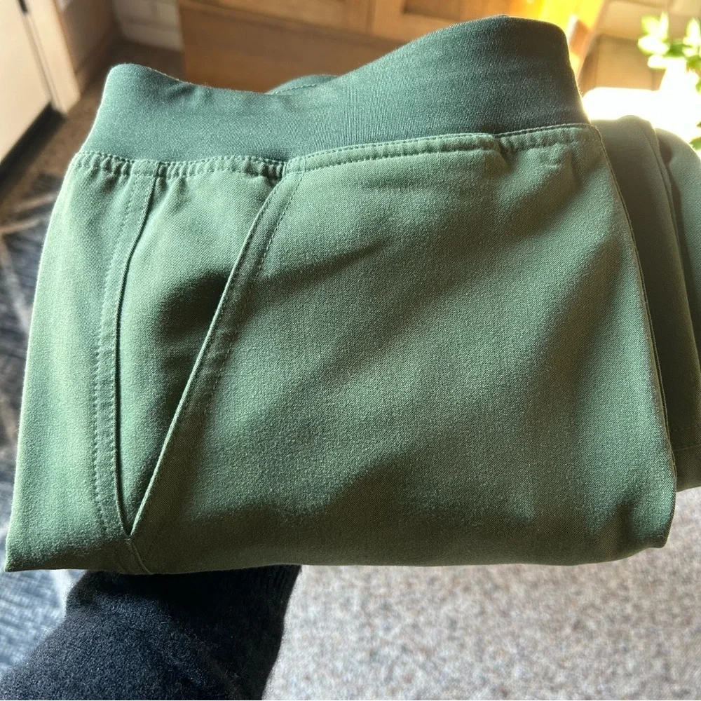 Figs nwt axim